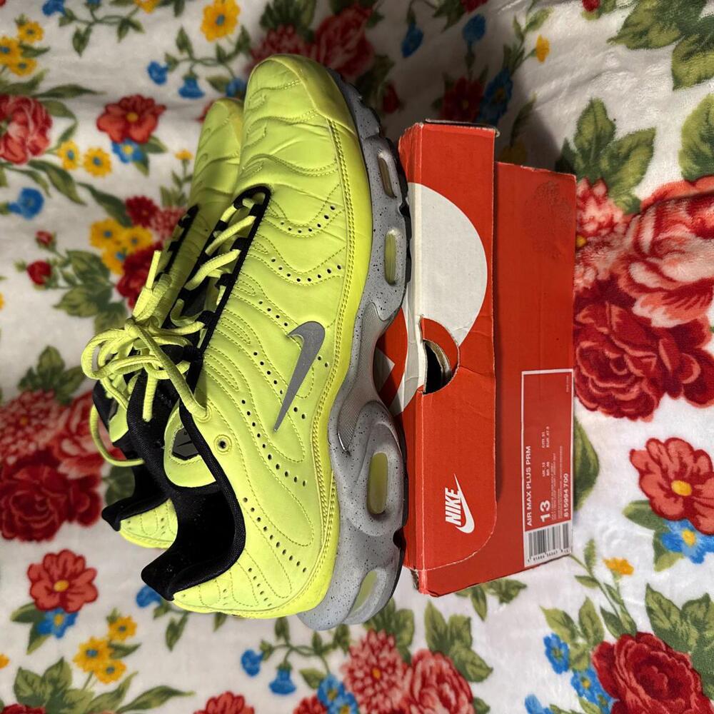 Nike Air Max Plus size 13 TN Neon Yellow Sneakers - Picture 2 of 7